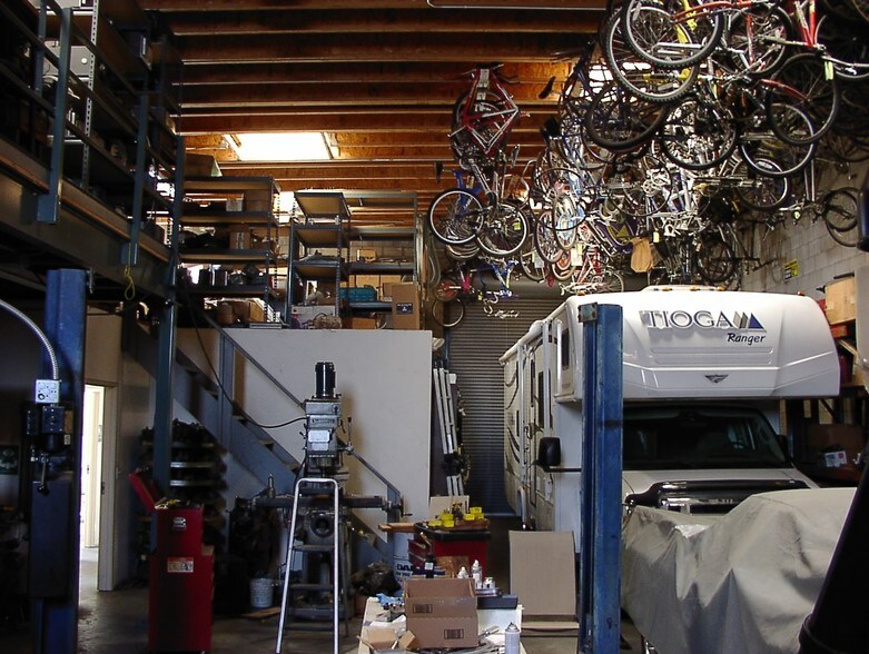 More Photos Of 1501 W 14th St, Long Beach Warehouse For Lease