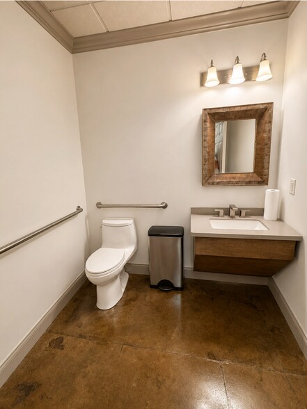 More Photos Of 1000 Southlake Park, Birmingham Office Residential For Sale
