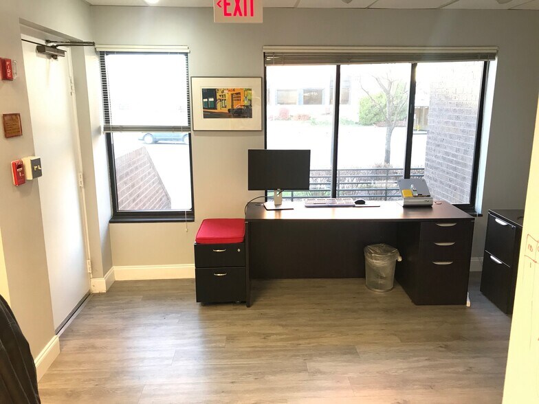 More Photos Of 7960-7990 Old Georgetown Rd, Bethesda Medical For Lease