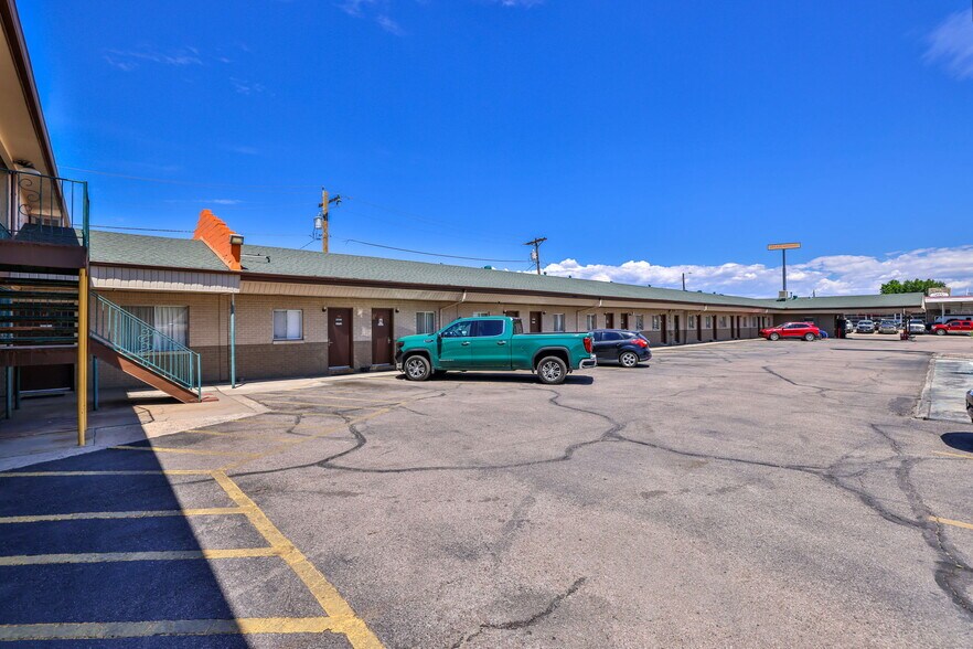 More Photos Of 414 W 29th St, Pueblo Hotel For Sale
