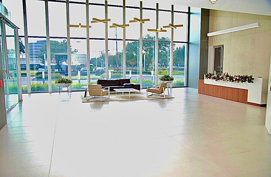 More Photos Of 396 W Greens Rd, Houston Office For Sale