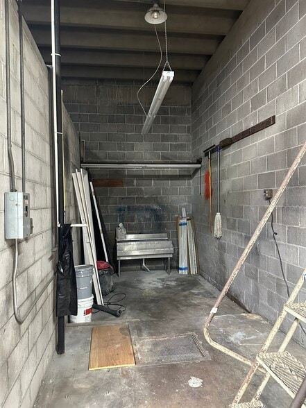 More Photos Of 339 Union St E, Jacksonville Light Distribution For Sale