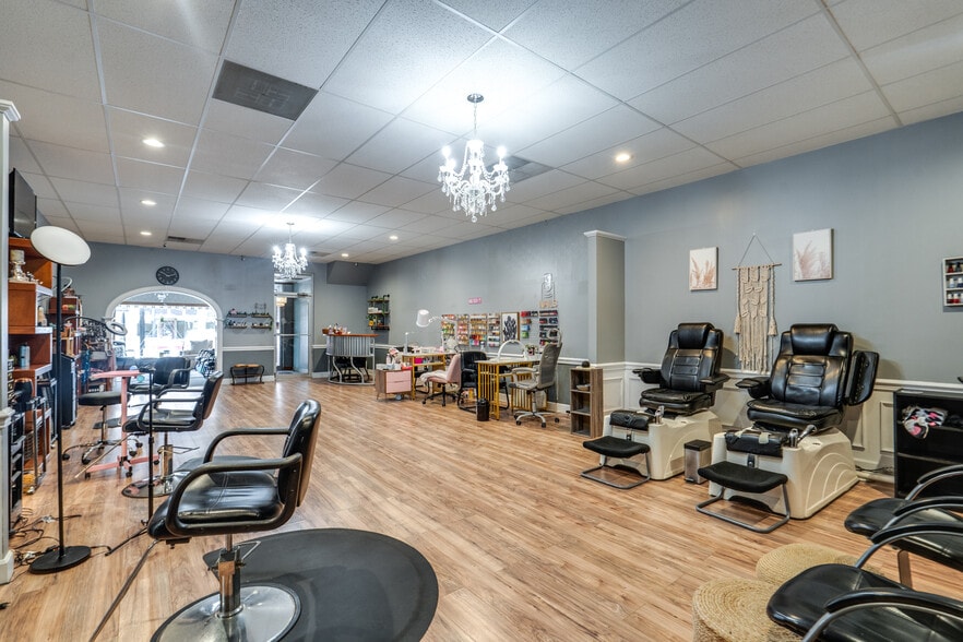 More Photos Of 121-127 E Main St, Ravenna Storefront Retail Office For Sale