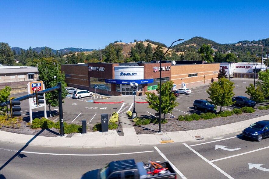 More Photos Of Rite Aid, Roseburg Freestanding For Sale