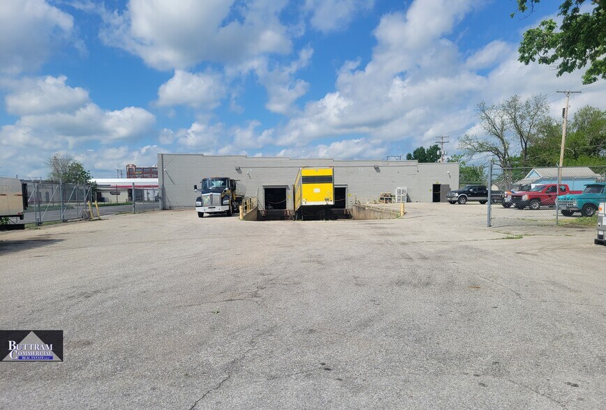 More Photos Of 1301 S Virginia Ave, Joplin Warehouse For Sale