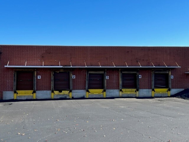 More Photos Of 2040 Norwood St, Lenoir Warehouse For Lease