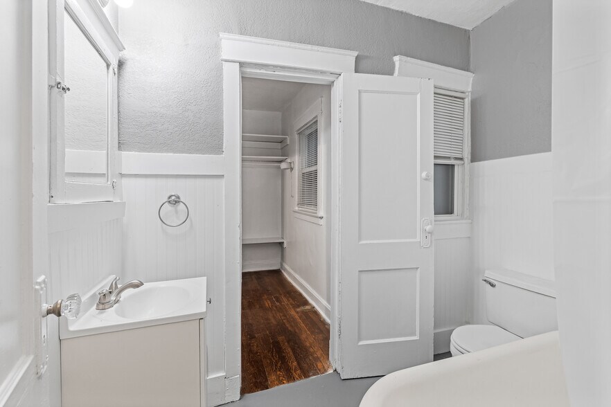 More Photos Of 4245-4247 Harrison St, Kansas City Apartments For Sale