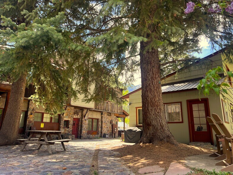 More Photos Of 115 / 117 / 119 7th Ave, Ouray Apartments For Sale