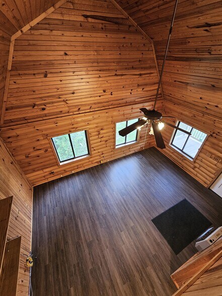 More Photos Of 513 PA-492, New Milford Office Residential For Lease