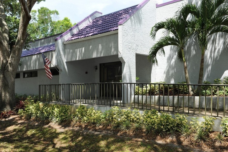 More Photos Of 1365 Hamlet Ave, Clearwater Flex For Lease