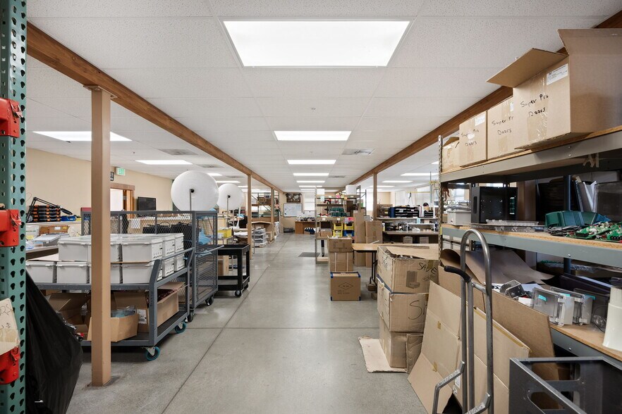 More Photos Of 270 E Sun Ranch Dr, Sisters Industrial For Sale