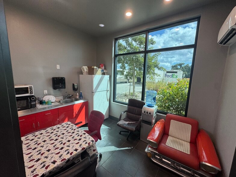 More Photos Of S Cleveland ave, Fort Myers Industrial For Lease