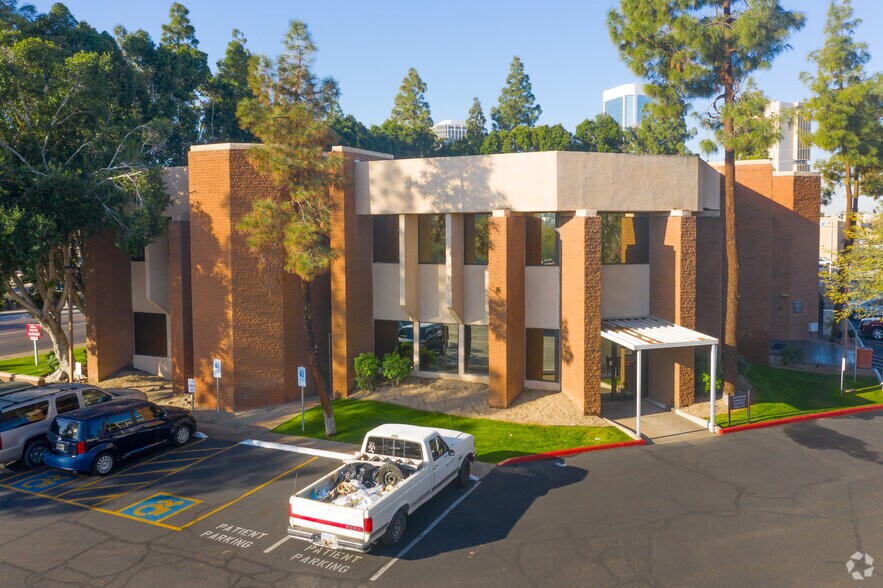 Primary Photo Of 300 E Osborn Rd, Phoenix Medical For Lease