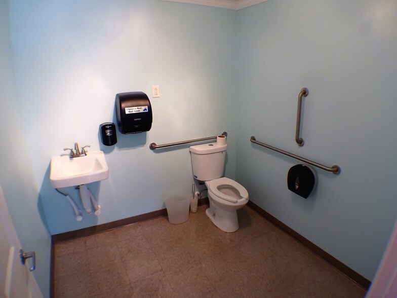 More Photos Of 115 W Main St, Lexington Restaurant For Sale