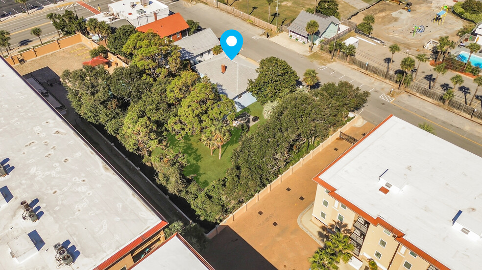 More Photos Of 15 15th St, Tybee Island Specialty For Lease