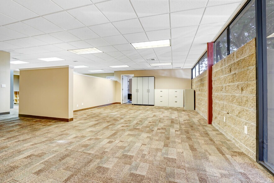 More Photos Of 2075 Knoll Dr, Ventura Manufacturing For Lease
