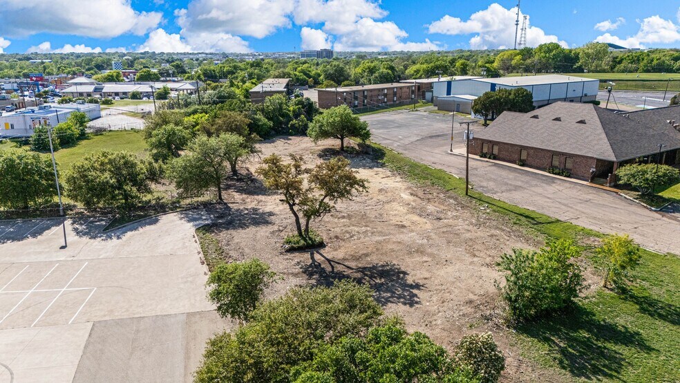 More Photos Of 720 N New Rd, Waco Land For Sale