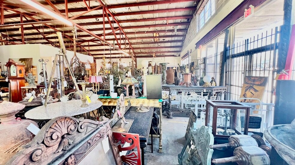 More Photos Of 2834 Church St, Atlanta Flex For Sale