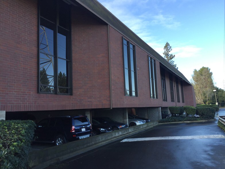 More Photos Of 2335 American River Dr, Sacramento Office For Lease