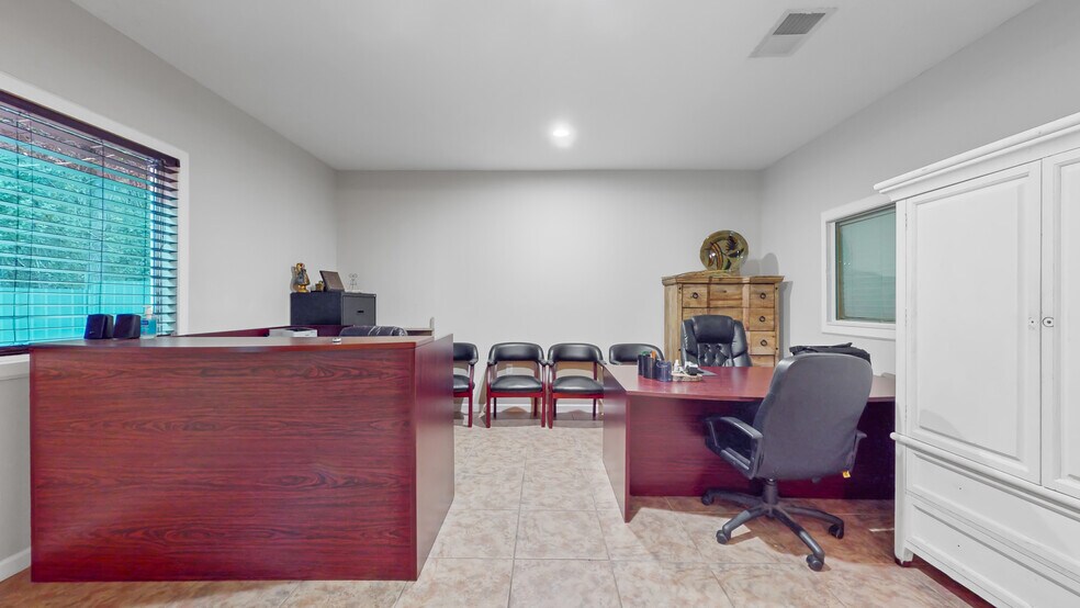 More Photos Of 28711 Robinson Rd, Conroe Industrial For Sale