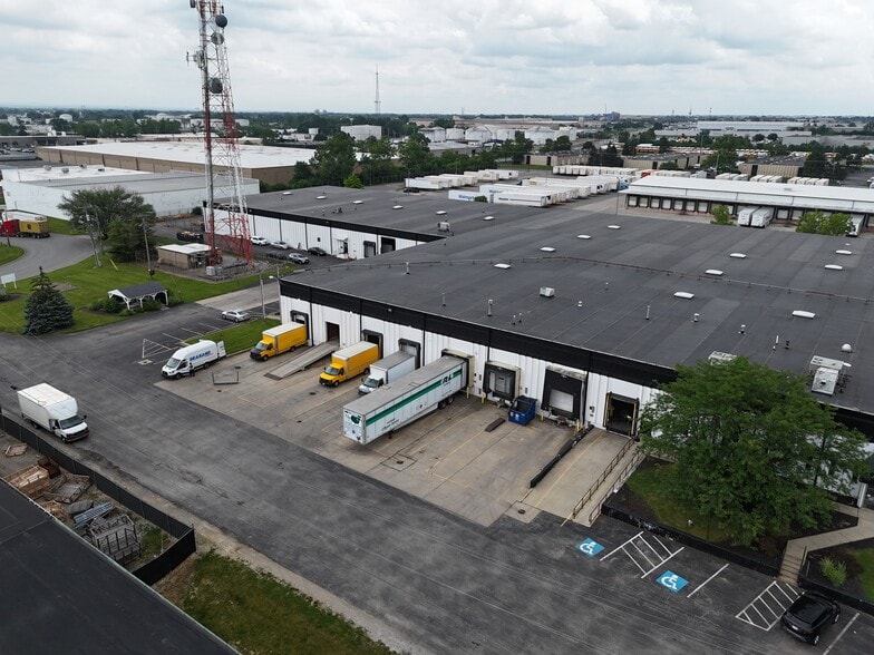More Photos Of 4051 Fondorf Dr, Columbus Warehouse For Lease