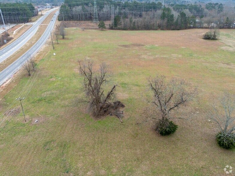 More Photos Of 8119 Senoia Road, Fairburn General Retail For Lease
