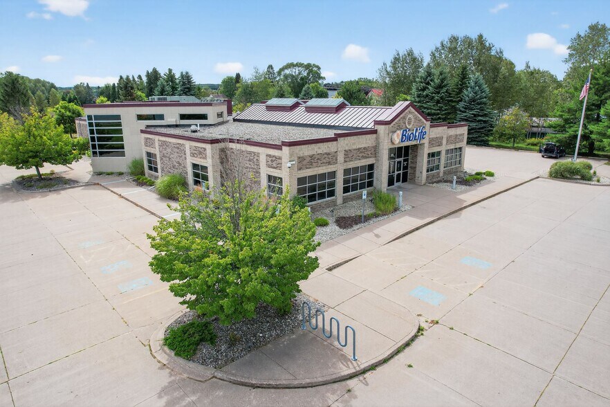 More Photos Of 175 Hawley St, Marquette Medical For Sale