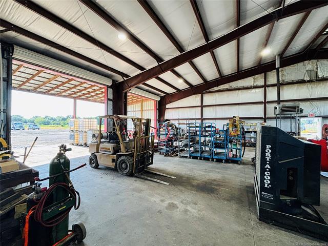 More Photos Of 2700 S 32nd St, Muskogee Industrial For Sale