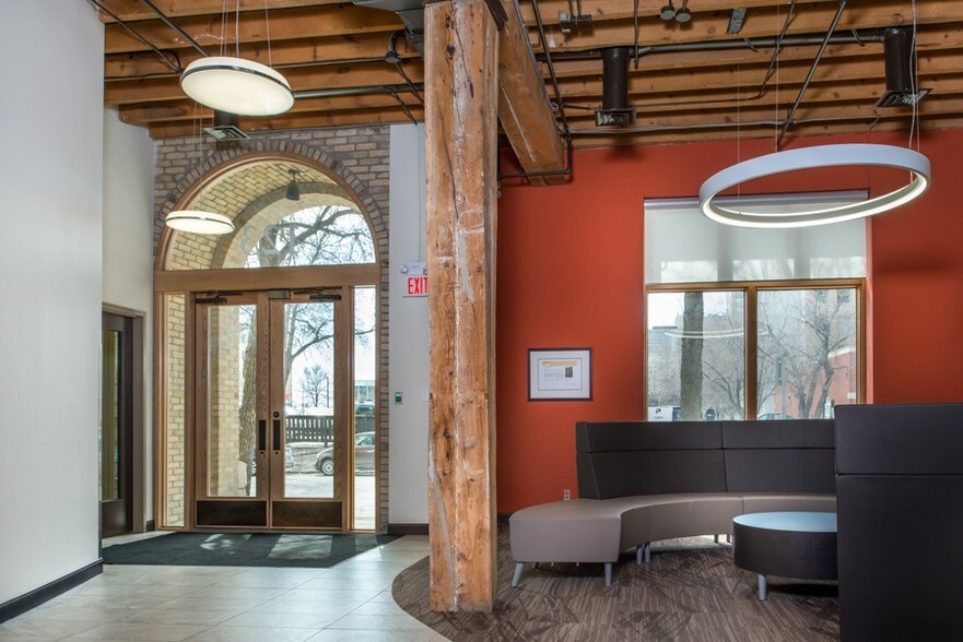 More Photos Of 123 Bannatyne Ave, Winnipeg Office For Sale