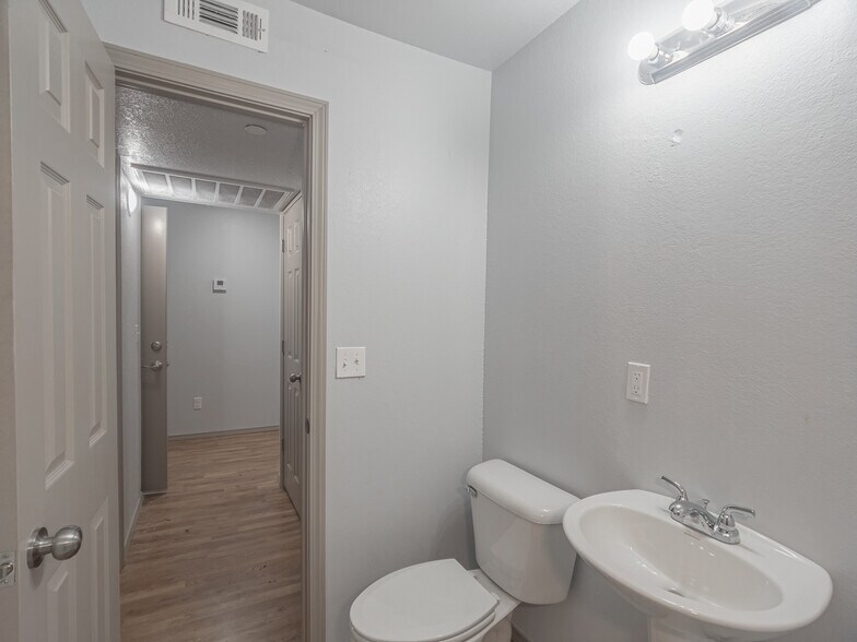 More Photos Of 3732 NW 23rd St, Oklahoma City Apartments For Sale