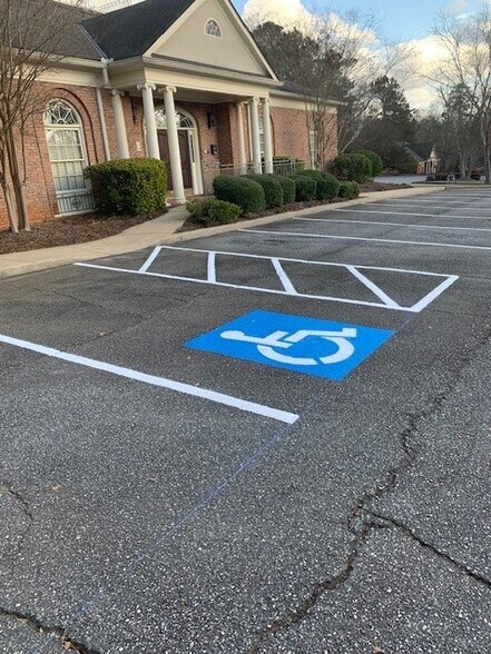 More Photos Of 2421 Brookstone Centre Pky, Columbus Medical For Sale