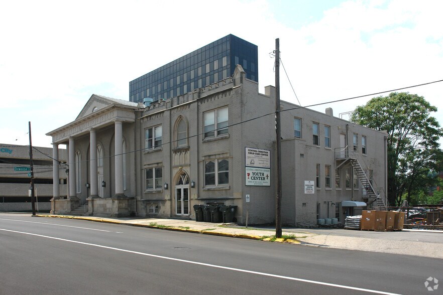 More Photos Of 266 E Short St, Lexington Religious Facility For Sale