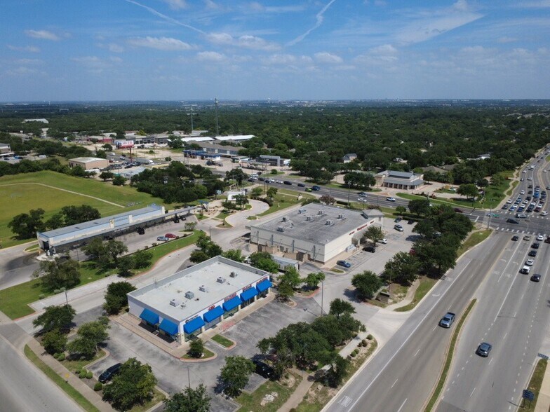 More Photos Of 1050 N Lakeline Blvd, Cedar Park Unknown For Lease