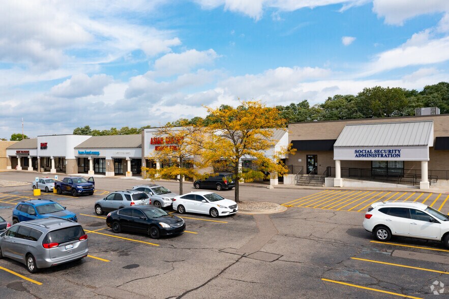 More Photos Of 5700 Beckley Rd, Battle Creek Storefront For Lease