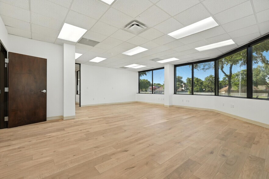 More Photos Of 1100 W Campbell Rd, Richardson Office For Sale