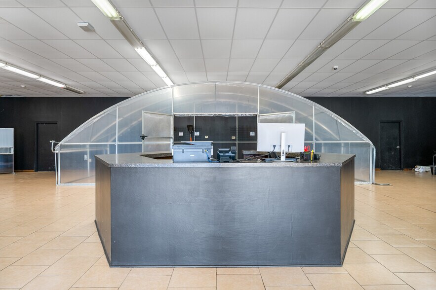 More Photos Of 10462 Hwy 165 S, Forest Hill Warehouse For Sale