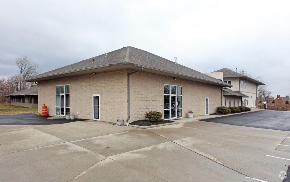 More Photos Of 171 Green Meadows Dr S, Lewis Center Office Residential For Sale