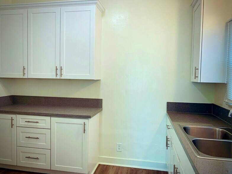 More Photos Of 1043 Stanley Ave, Long Beach Apartments For Sale