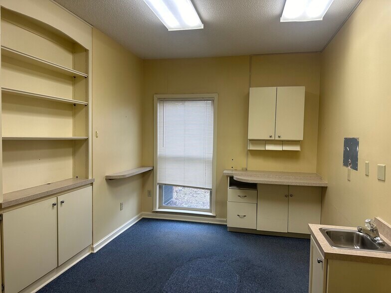 More Photos Of 763 Walnut Knoll Ln, Cordova Medical For Lease