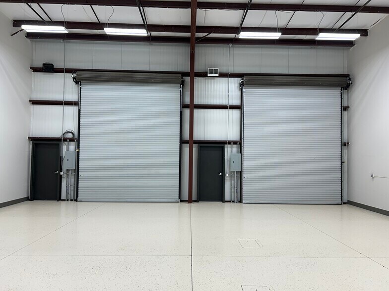 More Photos Of 2700 N Lake Valley Rd, Prescott Valley Light Manufacturing For Lease