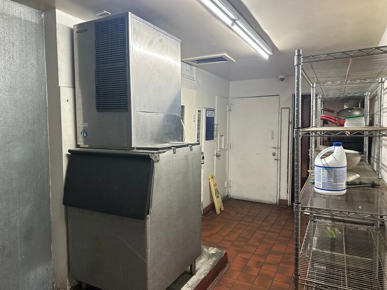 More Photos Of 1901-1903 W Olympic Blvd, Los Angeles Hotel For Lease