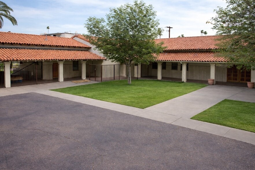 More Photos Of 3546 E Thomas Rd, Phoenix Religious Facility For Lease