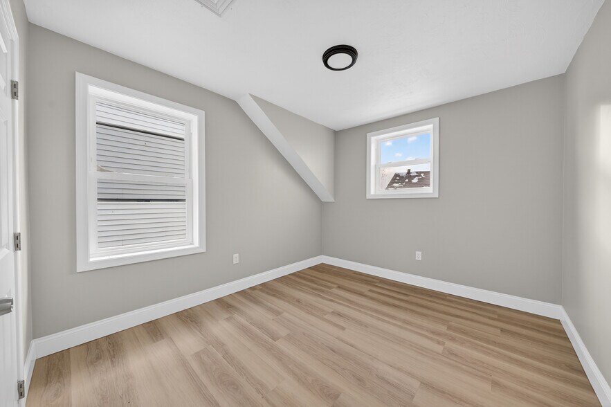 More Photos Of 165 Grant St, Fall River Apartments For Sale