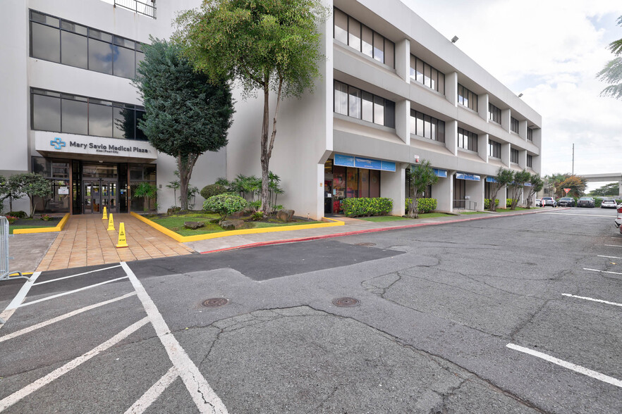 Primary Photo Of 98-1247 Kaahumanu St, Aiea Medical For Sale