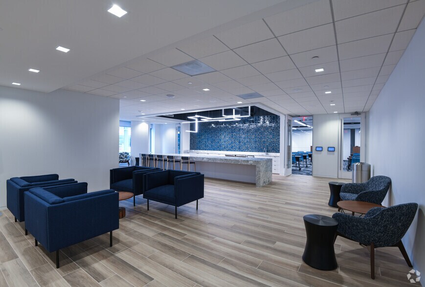 More Photos Of 1300 Post Oak Blvd, Houston Office For Lease