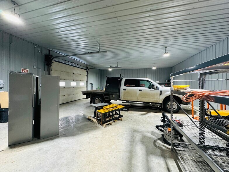 More Photos Of 722003 Range Road 53, Grande Prairie County No 1 Warehouse For Lease