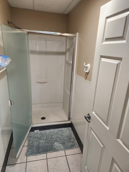 More Photos Of 11811 Upham St, Broomfield Warehouse For Lease