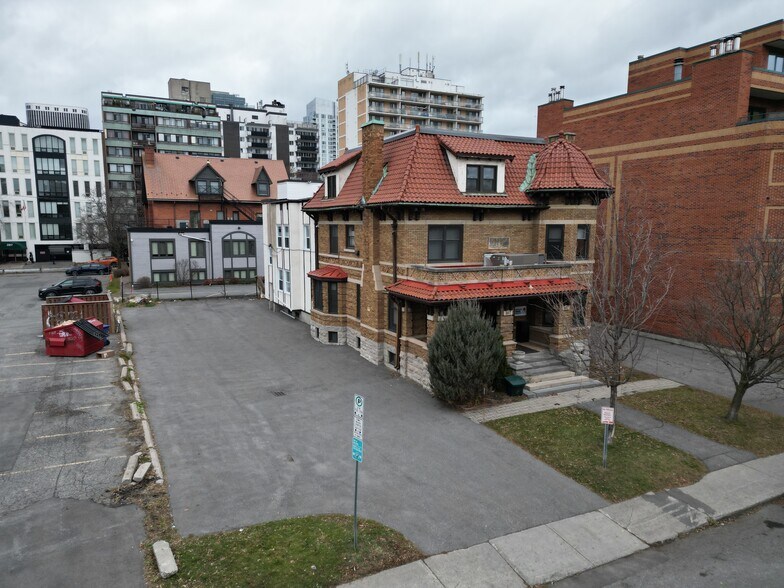 Primary Photo Of 307 Gilmour St, Ottawa Office For Sale