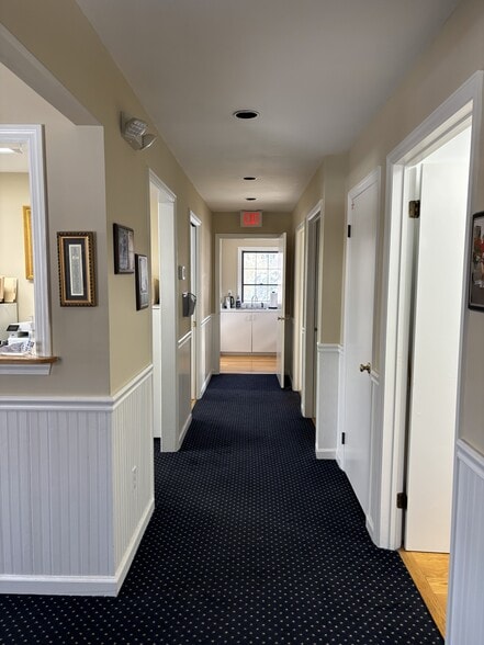 More Photos Of 20 Old Kings Hwy, Darien Medical For Sale