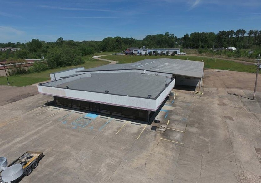 4105 E Clay St, Vicksburg, MS 39183 Auto Dealership For Sale